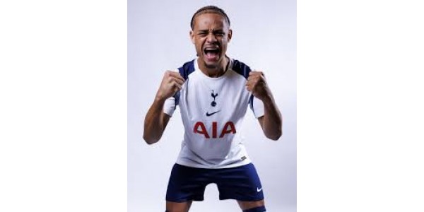 Tottenham Hotspur led et sjokkerende 0-3-tap mot Nottingham Forest